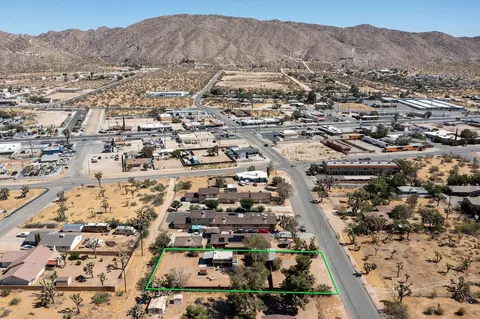View/Area - 7438 Deer Trl, Yucca Valley, CA 92284 photo 3 of 5