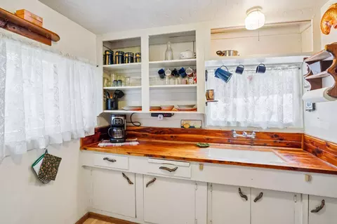 Kitchen - 24765 Schaffer Dr, Idyllwild, CA 92549 photo 2 of 5