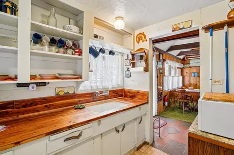 Kitchen - 24765 Schaffer Dr, Idyllwild, CA 92549 photo 3 of 5