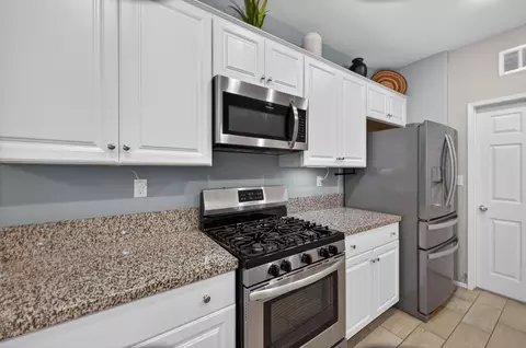 Kitchen - 42820 Gazapo Ct, Indio, CA 92203 photo 2 of 6