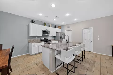 Kitchen - 42820 Gazapo Ct, Indio, CA 92203 photo 5 of 6