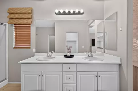 Bath - 42820 Gazapo Ct, Indio, CA 92203 photo 2 of 4