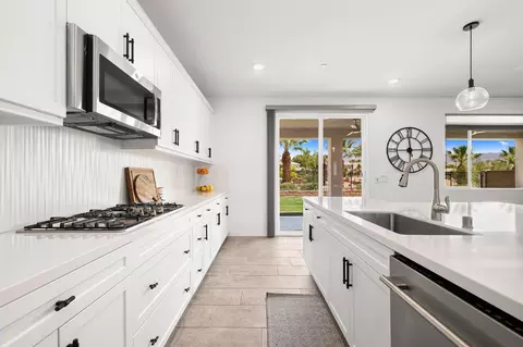 Kitchen - 82144 Paradiso Dr, Indio, CA 92203 photo 3 of 4
