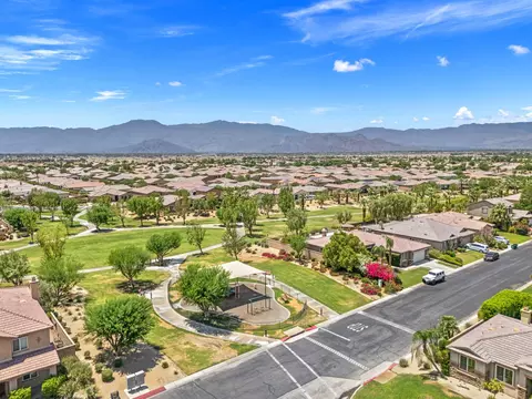 View/Area - 82144 Paradiso Dr, Indio, CA 92203 photo 3 of 4