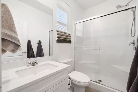 Bath - 82144 Paradiso Dr, Indio, CA 92203 photo 3 of 3