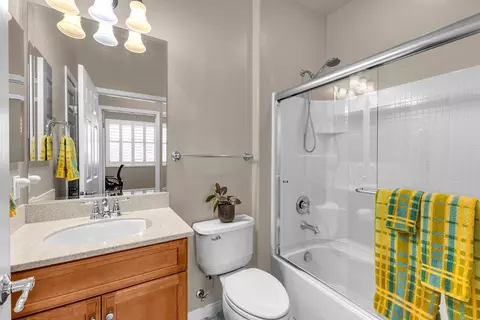 Bath - 40090 Corte Refugio, Indio, CA 92203 photo 4 of 4