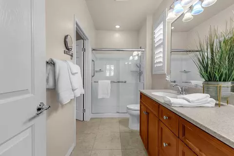 Bath - 40090 Corte Refugio, Indio, CA 92203 photo 1 of 4