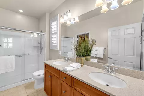 Bath - 40090 Corte Refugio, Indio, CA 92203 photo 2 of 4