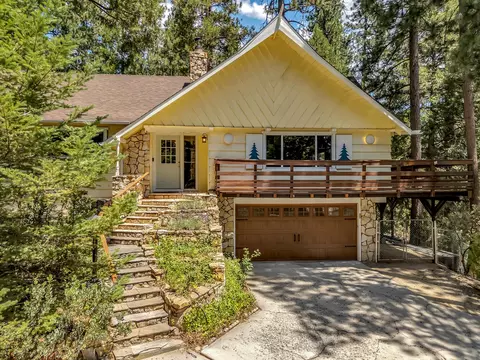 25246 Gail Dr, Idyllwild, CA 92549
