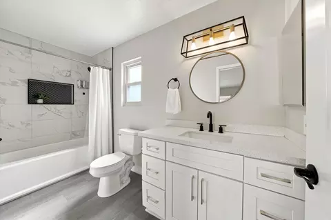 Bath - 83546 Denver Ave, Indio, CA 92201 photo 1 of 2