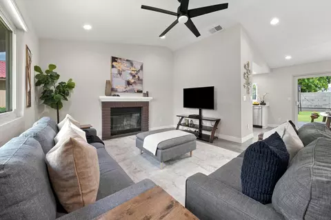 Living - 83546 Denver Ave, Indio, CA 92201 photo 1 of 2