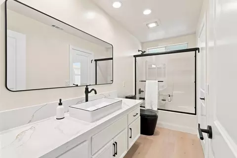 Bath - 81059 Aurora Ave, Indio, CA 92201 photo 1 of 4