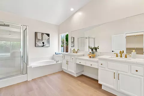 Bath - 81059 Aurora Ave, Indio, CA 92201 photo 2 of 4