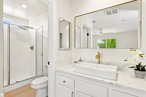Bath - 81059 Aurora Ave, Indio, CA 92201 photo 4 of 4