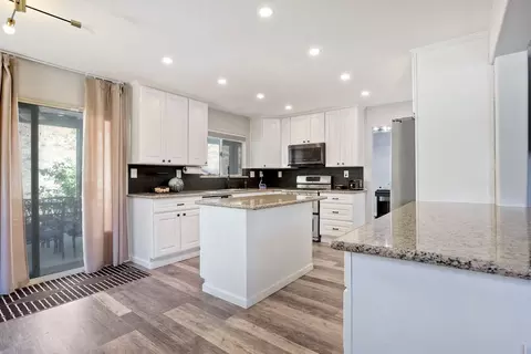 Kitchen - 31546 Golden Lion Dr, Temecula, CA 92591 photo 4 of 5