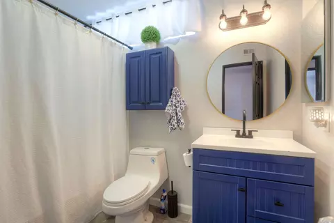 Bath - 31546 Golden Lion Dr, Temecula, CA 92591 photo 1 of 4
