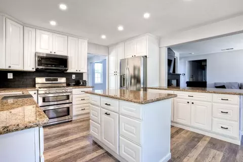Kitchen - 31546 Golden Lion Dr, Temecula, CA 92591 photo 5 of 5