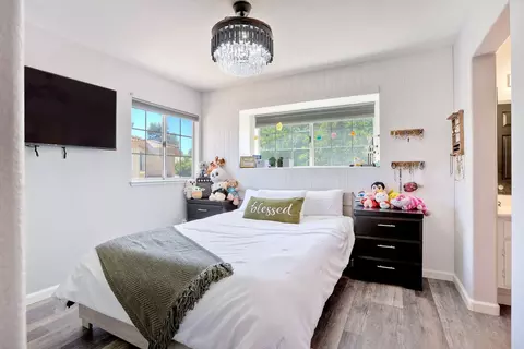 Bedroom - 31546 Golden Lion Dr, Temecula, CA 92591 photo 4 of 4