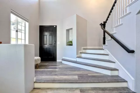 Entry Way - 31546 Golden Lion Dr, Temecula, CA 92591 photo 4 of 5