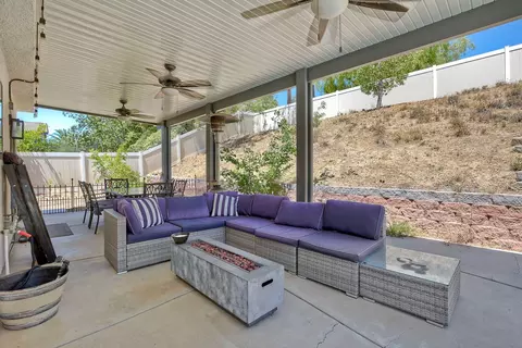 Exterior - 31546 Golden Lion Dr, Temecula, CA 92591 photo 4 of 6