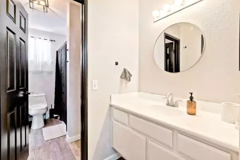 Bath - 31546 Golden Lion Dr, Temecula, CA 92591 photo 4 of 4