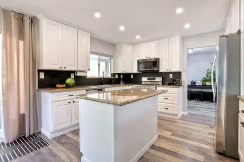 Kitchen - 31546 Golden Lion Dr, Temecula, CA 92591 photo 3 of 5