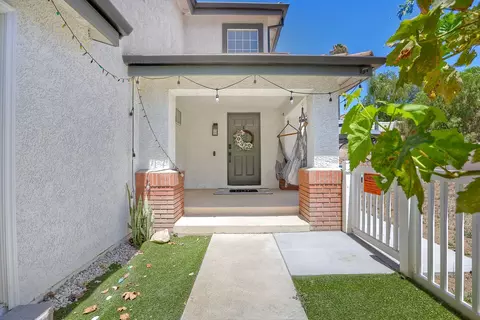 Exterior - 31546 Golden Lion Dr, Temecula, CA 92591 photo 2 of 6