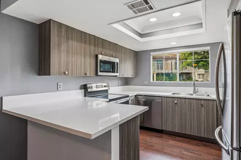 505 S Farrell Dr, Palm Springs, CA 92264