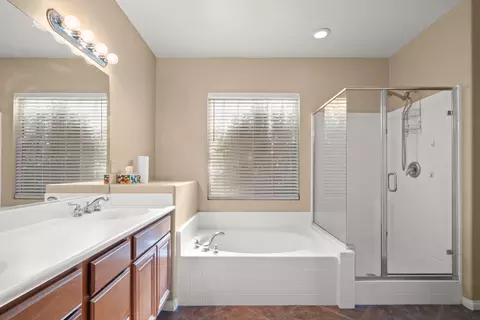 Bath - 82013 Cochran Dr, Indio, CA 92201 photo 1 of 2