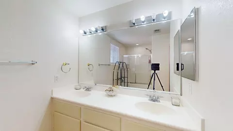 Bath - 83633 Lapis Dr, Coachella, CA 92236 photo 2 of 2