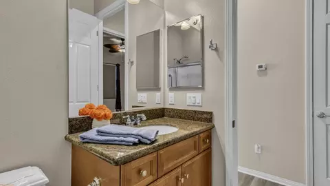 Bath - 39838 Calle Coche, Indio, CA 92203 photo 3 of 4