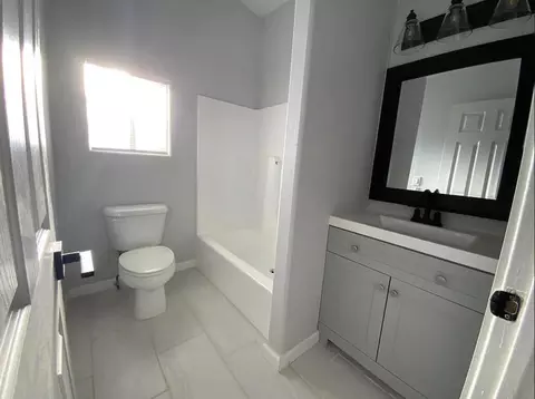 Bath - 2865 Treadwell Blvd, Thermal, CA 92274 photo 1 of 2
