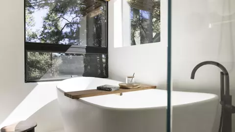 Bath - 55100 Pine Crest Dr, Idyllwild, CA 92549 photo 2 of 8