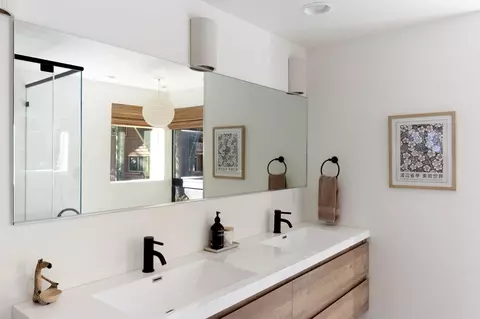 Bath - 55100 Pine Crest Dr, Idyllwild, CA 92549 photo 6 of 8