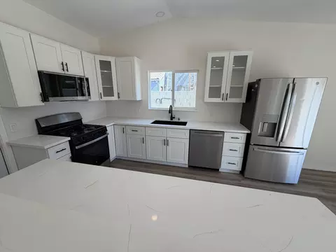 Kitchen - 47254 Diane St, Indio, CA 92201 photo 5 of 5