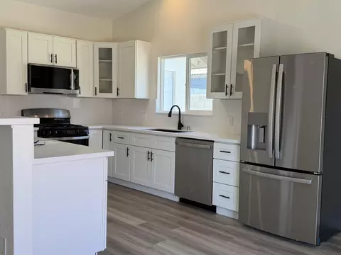 Kitchen - 47254 Diane St, Indio, CA 92201 photo 6 of 8