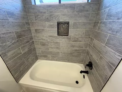 Bath - 47254 Diane St, Indio, CA 92201 photo 2 of 5
