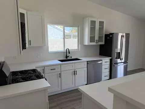 Kitchen - 47254 Diane St, Indio, CA 92201 photo 7 of 8