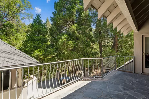 Exterior - 391 Cedar Ridge Dr, Lake Arrowhead, CA 92352 photo 8 of 14