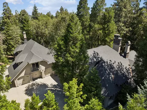 391 Cedar Ridge Dr, Lake Arrowhead, CA 92352
