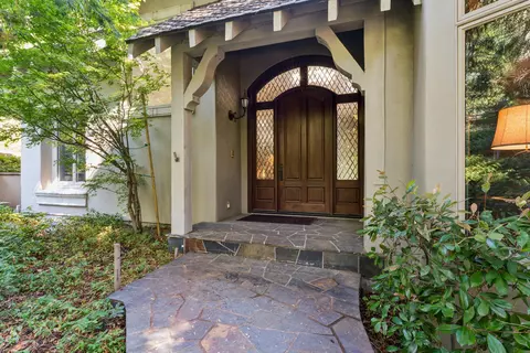Entry Way - 391 Cedar Ridge Dr, Lake Arrowhead, CA 92352 photo 1 of 7