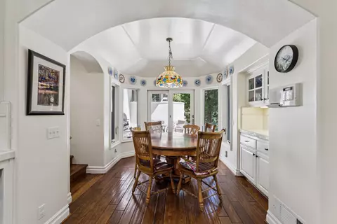 Dining - 391 Cedar Ridge Dr, Lake Arrowhead, CA 92352 photo 3 of 5