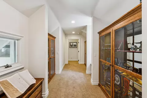 Entry Way - 391 Cedar Ridge Dr, Lake Arrowhead, CA 92352 photo 6 of 7
