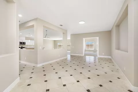 Living - 83137 Broadmoor Dr, Indio, CA 92203 photo 9 of 13