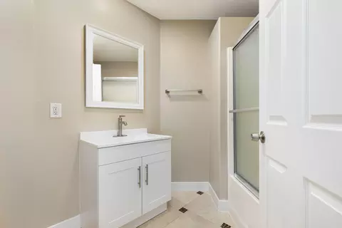 Bath - 83137 Broadmoor Dr, Indio, CA 92203 photo 3 of 3