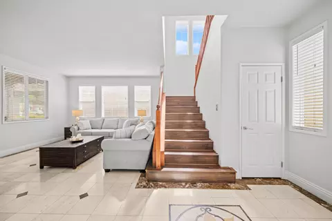 Entry Way - 2121 Cottage Ct, Perris, CA 92571 photo 2 of 5