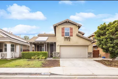 Exterior - 2121 Cottage Ct, Perris, CA 92571 photo 5 of 11