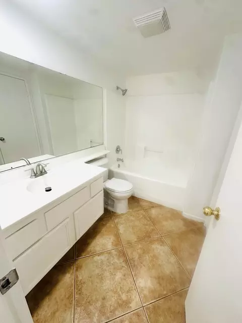 Bath - 81138 Pindo Dr, Indio, CA 92201 photo 1 of 3