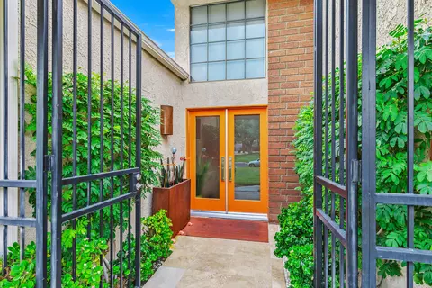 35983 E Paseo Circulo E, Cathedral City, CA 92234