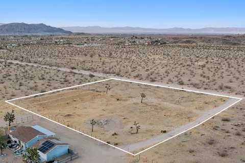 226 Rainbow Rd, Landers, CA 92285 photo 3